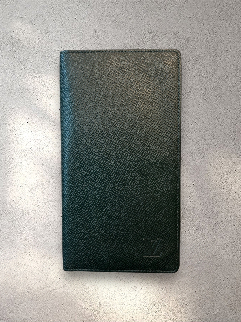 Authentic Louis Vuitton Taiga Leather Long Bifold Wallet Épicéa Green